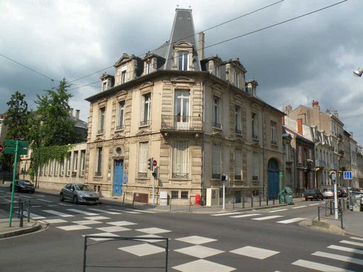  maison bourgeoise en pierre de taille, rue Jeanne d'Arc